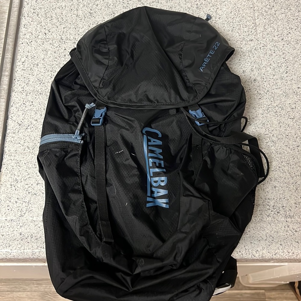 Camelbak Arete 22 2.5liters (85 oz) Hydration Pack
